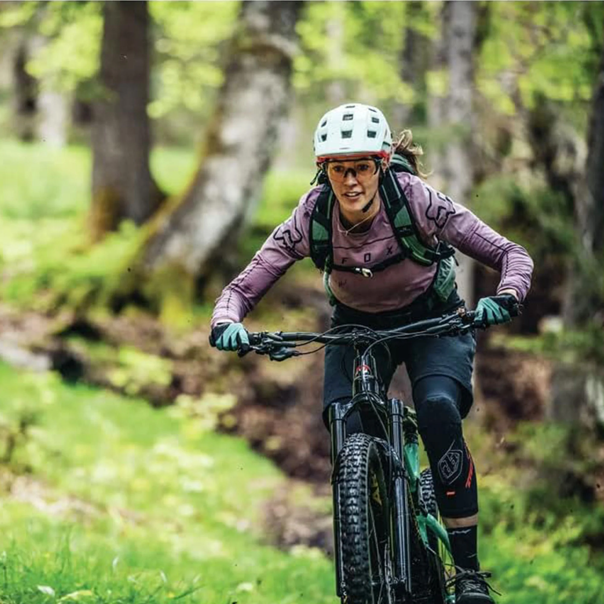Abus Mountainbike Helm MoDrop pine green - Image 5