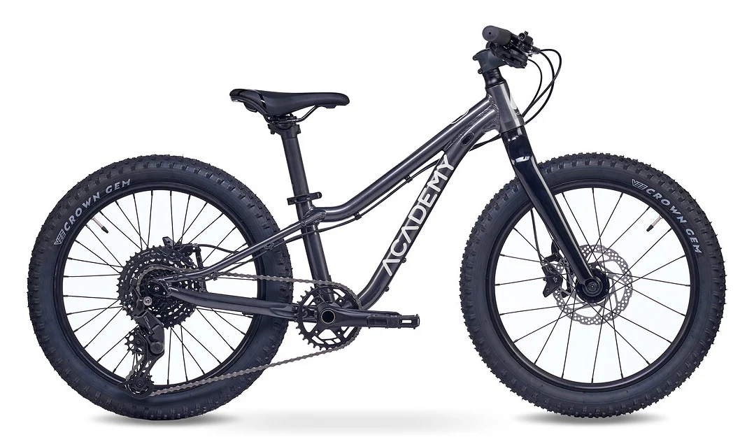 ACADEMY Trail 4 20" Space (2026)