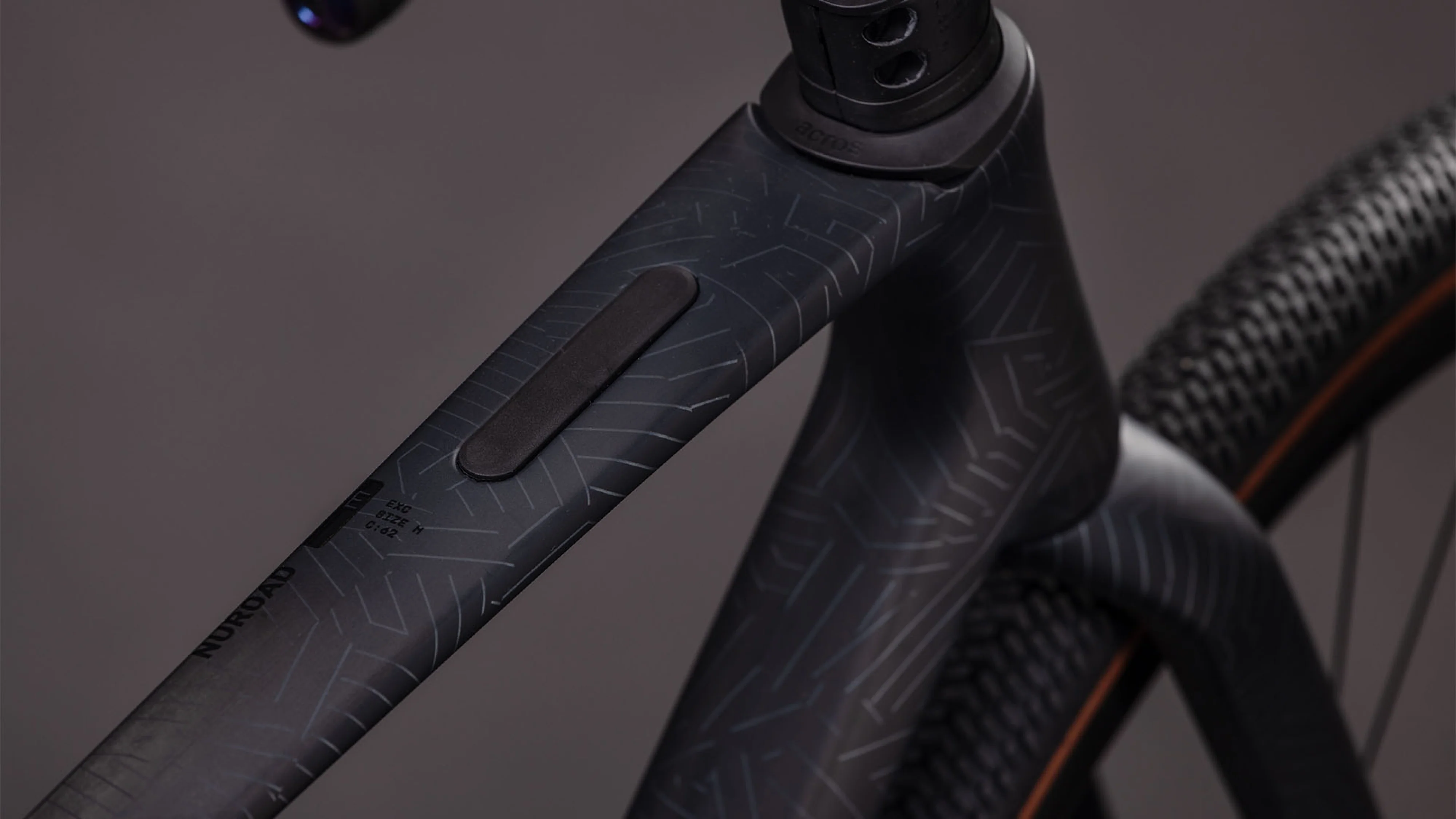 Cube Nuroad C:62 EXC carbon´n´crisscross (2026) - Image 2