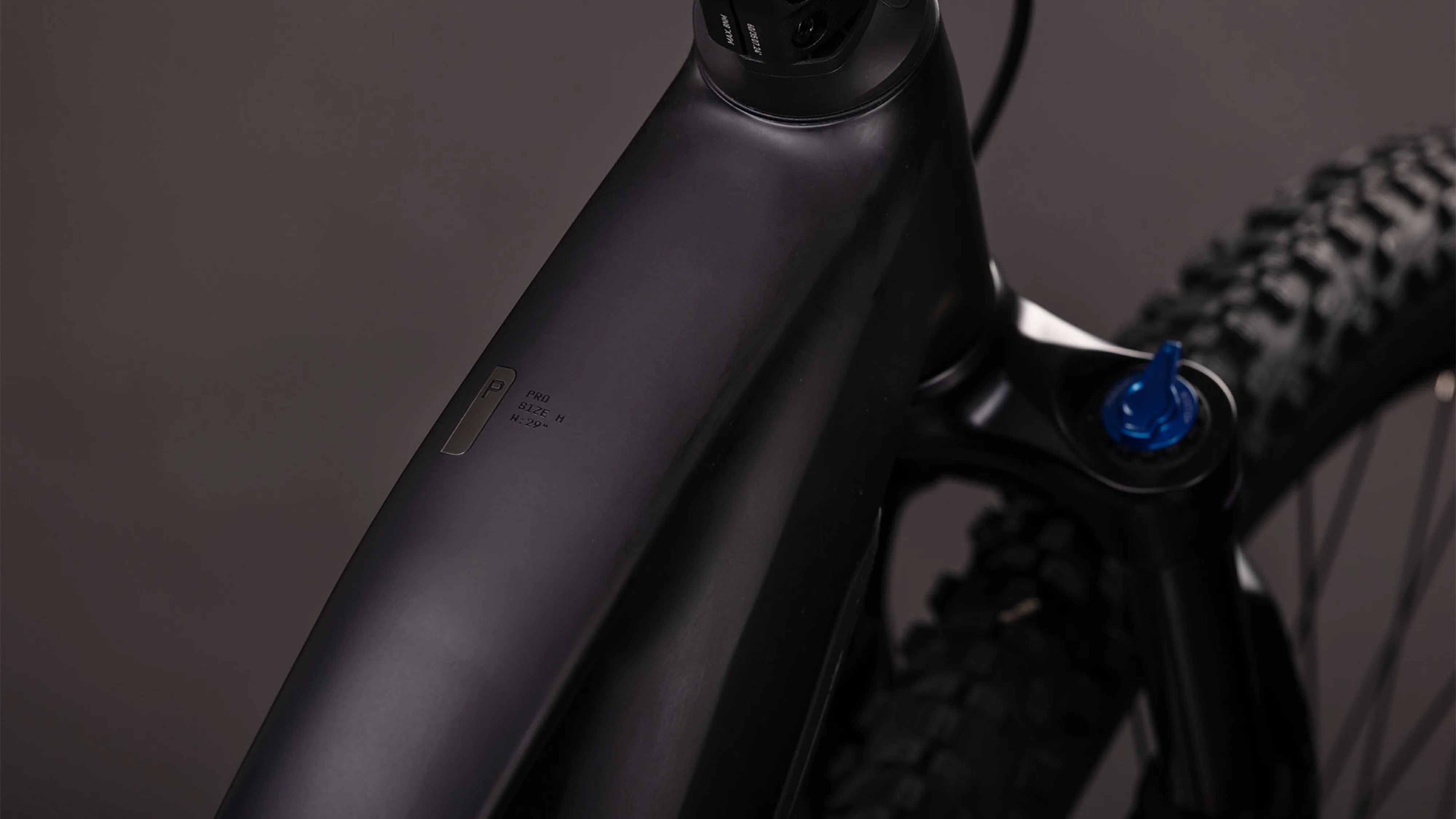 Cube Reaction Hybrid Pro 800 Trapez blackline (2026) - Image 2